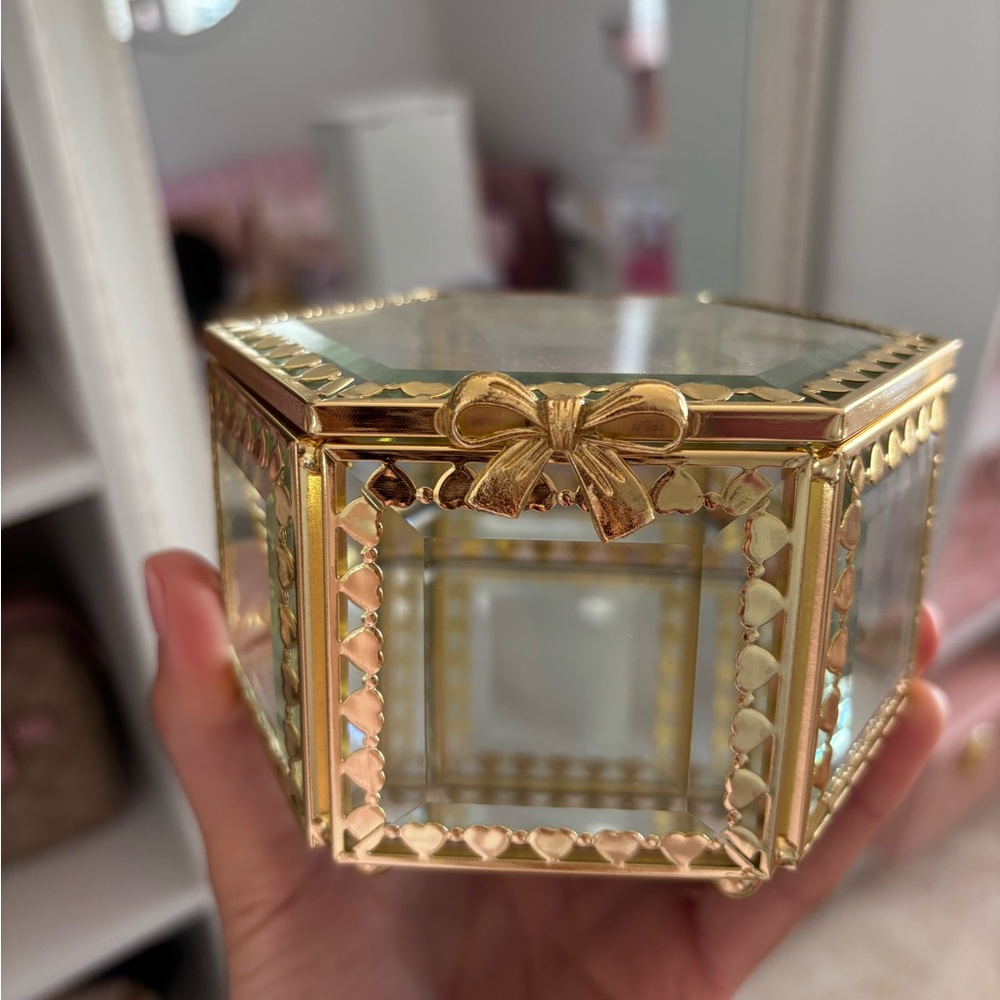 Bow glass jewelry box